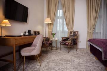 Фото номера Стандартный двухместный номер с 1 кроватью Отель Hotel Pałac Mojęcice г. Mojęcice 9
